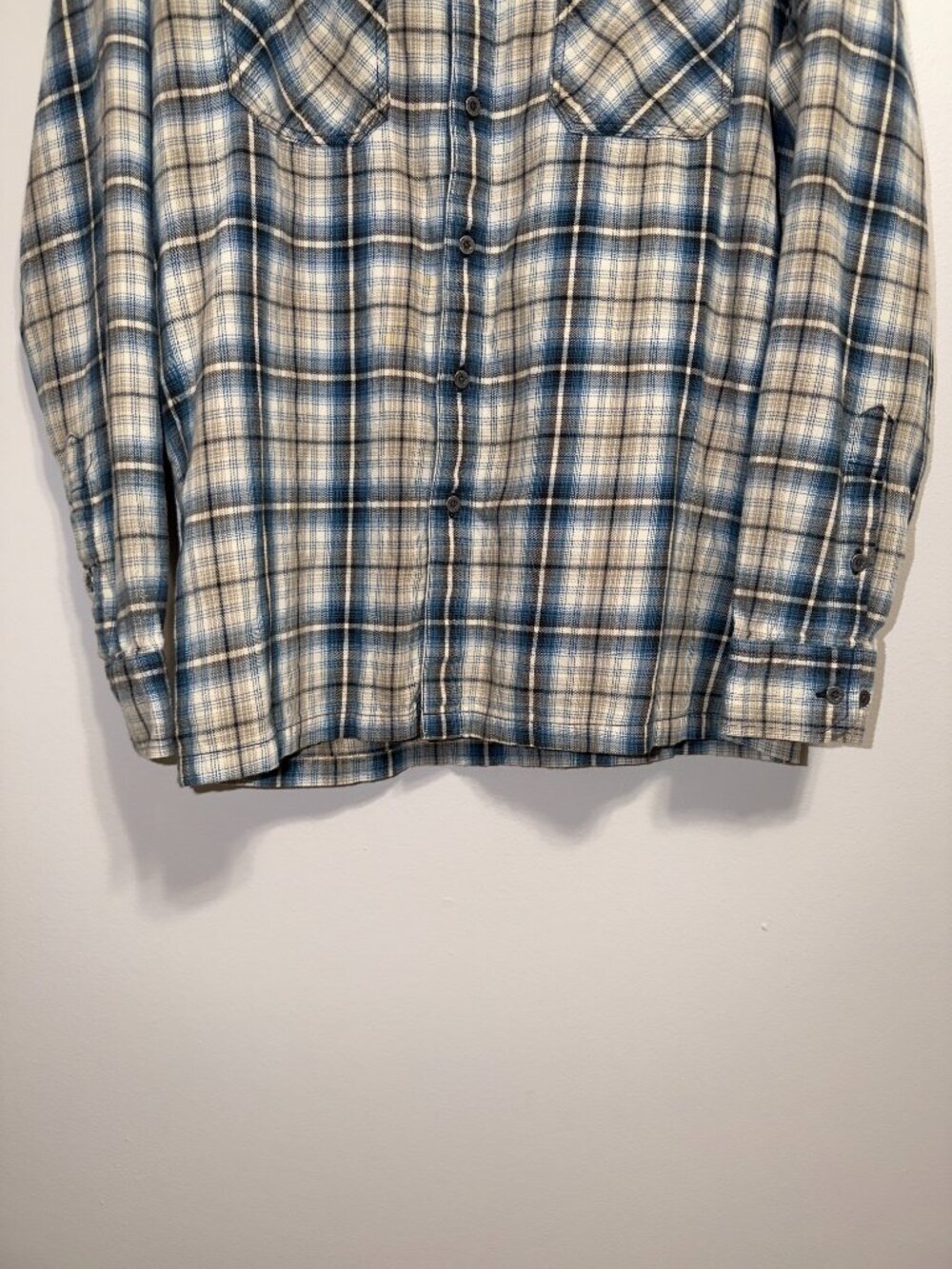 KUHL Men's Fugitive Flannel Shirt Medium Blue Tan Plaid Long Sleeve Button Up - Picture 5 of 6